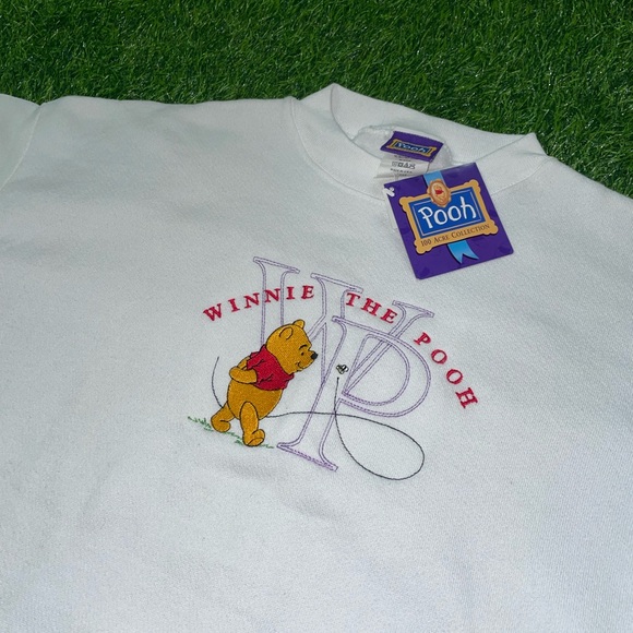 Vintage Disney Winnie the Pooh crewneck size large brand new with tags - Picture 2 of 3